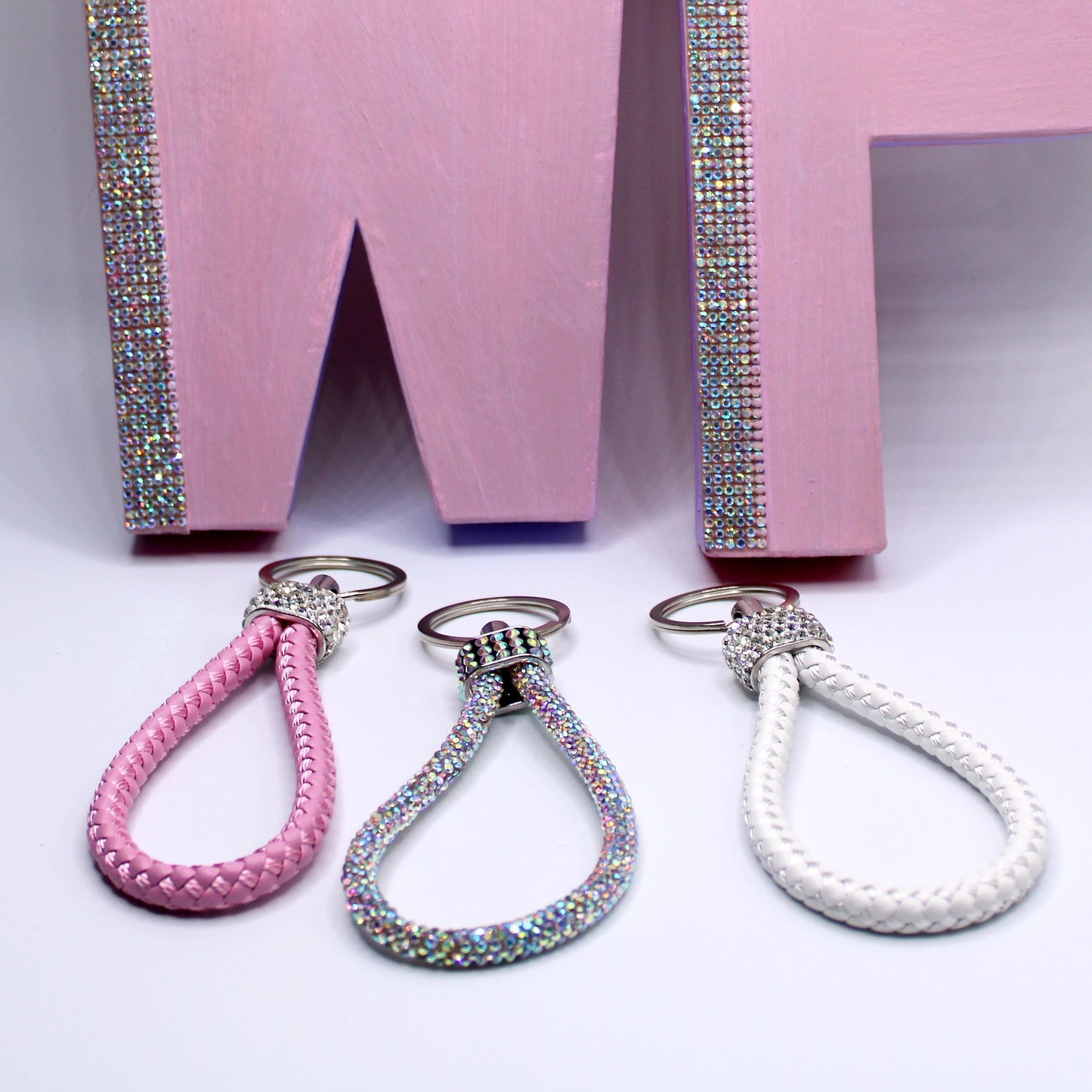 White Plaited Wristlet with Rhinestone Base – Premium Jewel-Encrusted Mobile Accessory