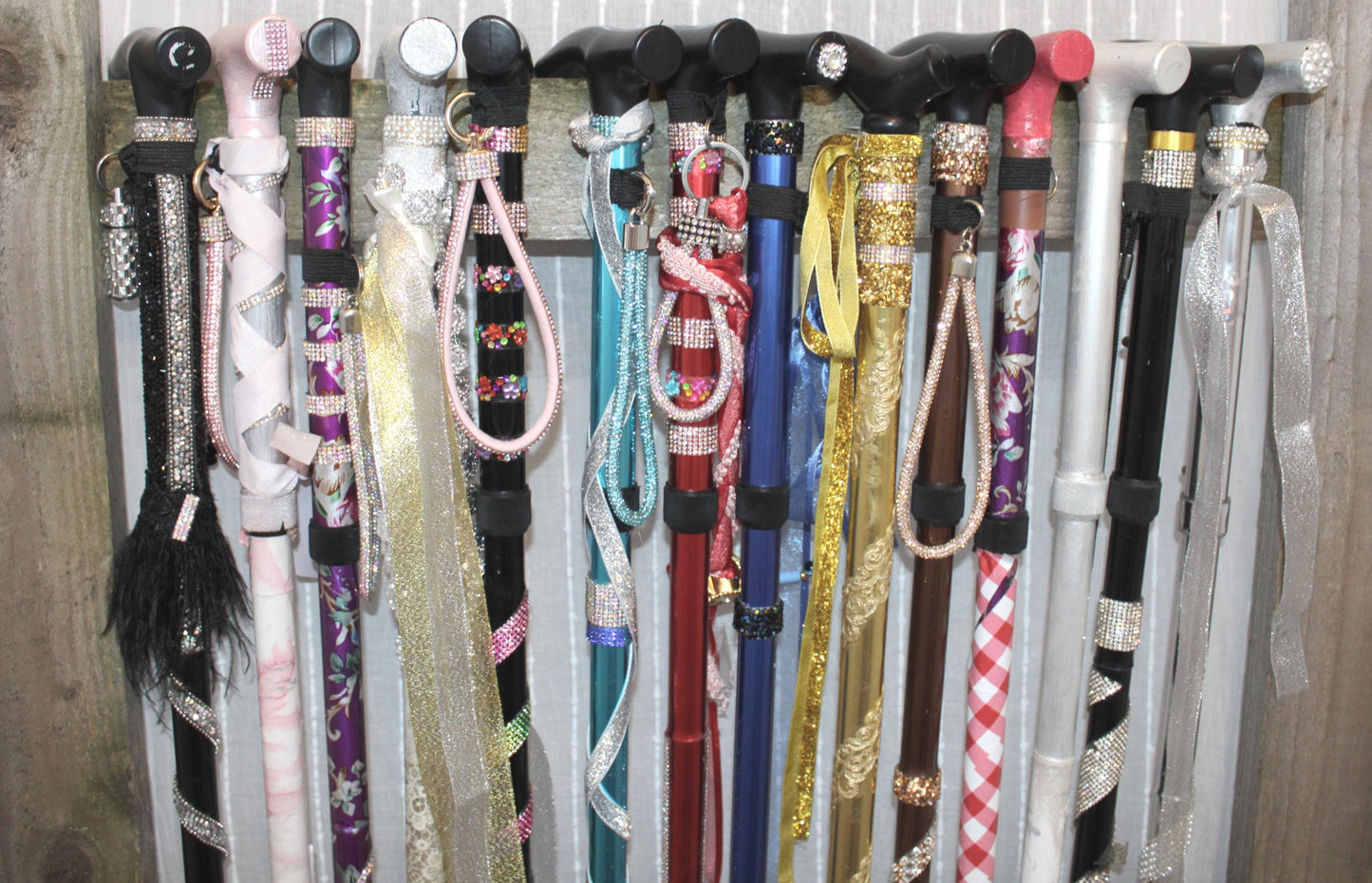 White Plaited Wristlet with Rhinestone Base – Premium Jewel-Encrusted Mobile Accessory